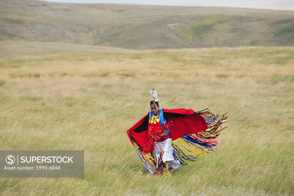 Woman´s Fancy Shawl Dancer, Blackfoot Piikani Piegan , First Nations dancer, Head-Smashed-In Buffalo Jump National Historic Site, near Fo...