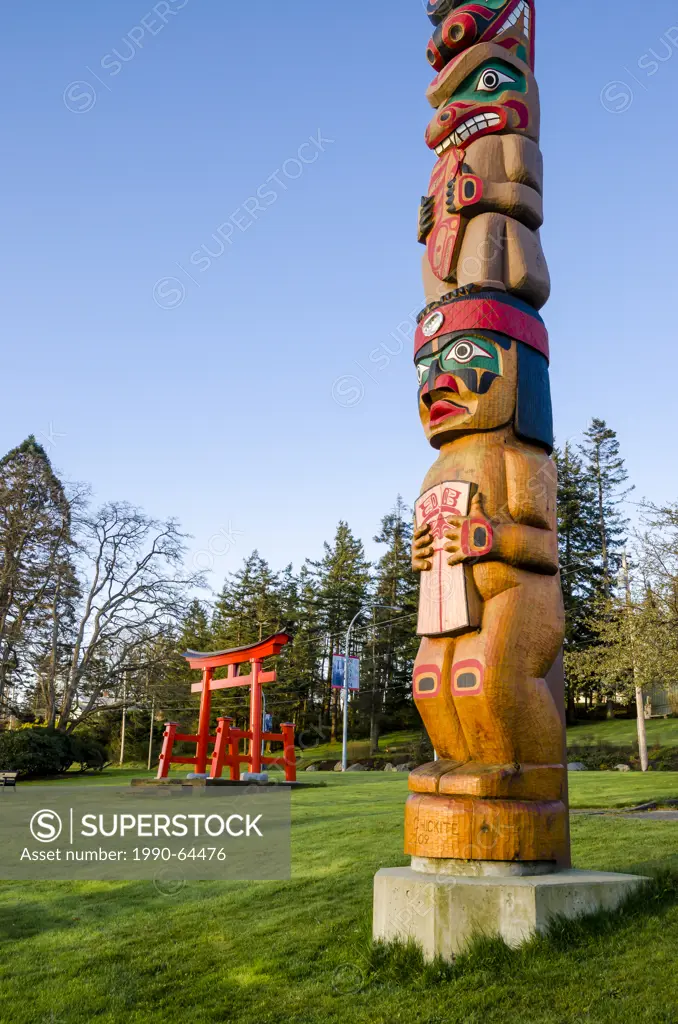 Totem pole and Japanese Torii Gate, Sequoia Park, Campbell River, Vancouver Island, British Columbia, Canada