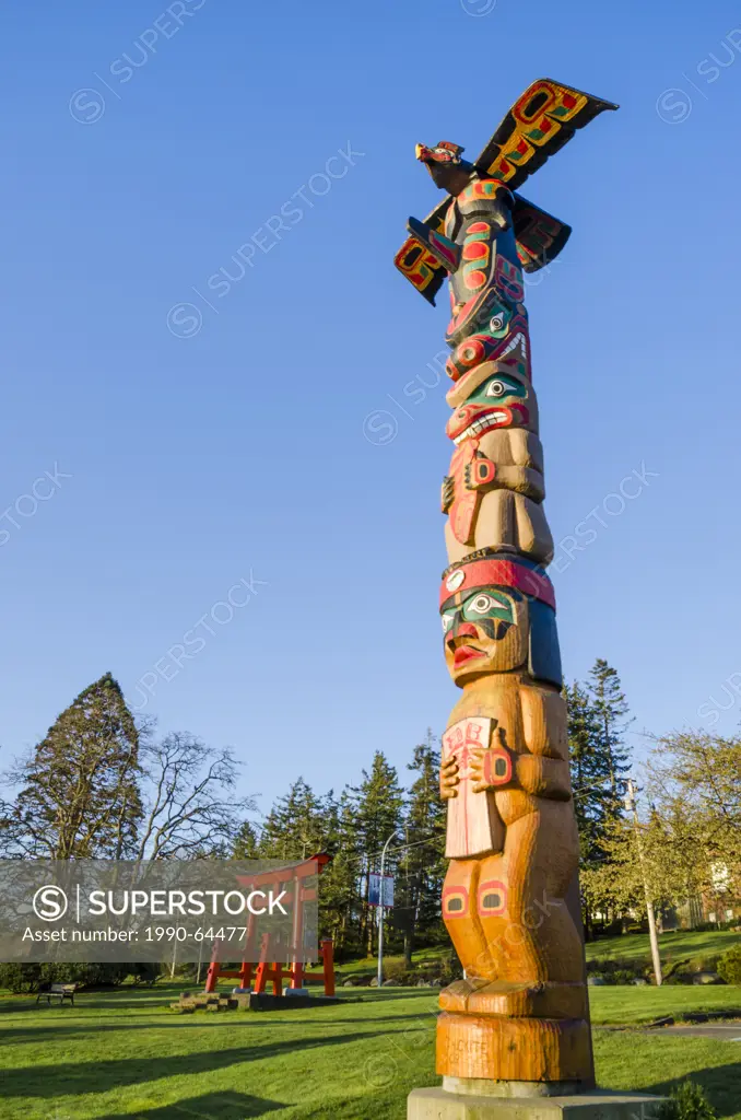 Totem pole and Japanese Torii Gate, Sequoia Park, Campbell River, Vancouver Island, British Columbia, Canada