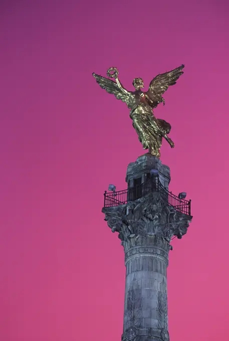 Mexico, Mexico City, D.F. Monument to the Independence, Paseo de la Reforma at dusk