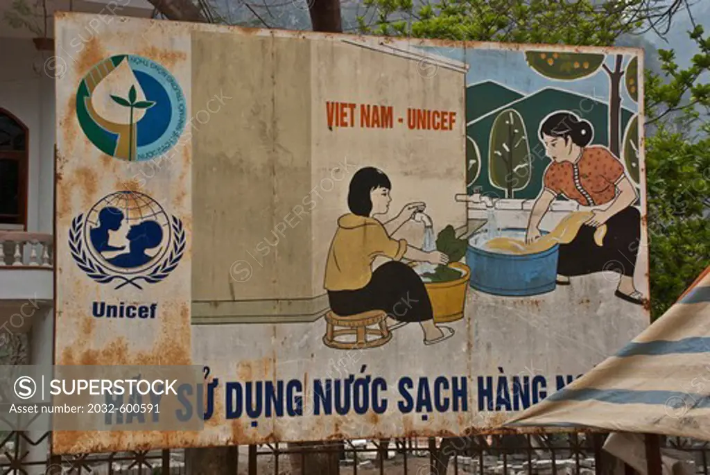 Vietnam, UNICEF sign