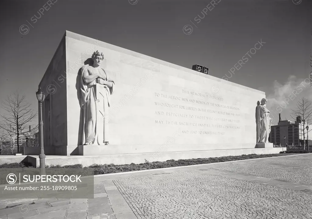 Vintage photograph. Memorial to Veterans of World War II in Brooklyn Bridge Plaza