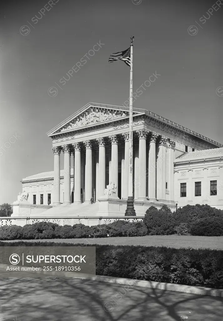 Vintage photograph. West Entrance to the Supreme Court from street