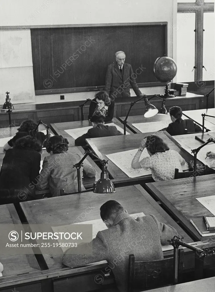 Vintage photograph. A cartography class in the Department of Geography, University of Sheffield, England