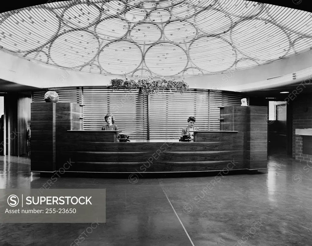 USA, Wisconsin, Racine, Administration and Research Center, S.C. Johnson and Son Inc., Reception desk