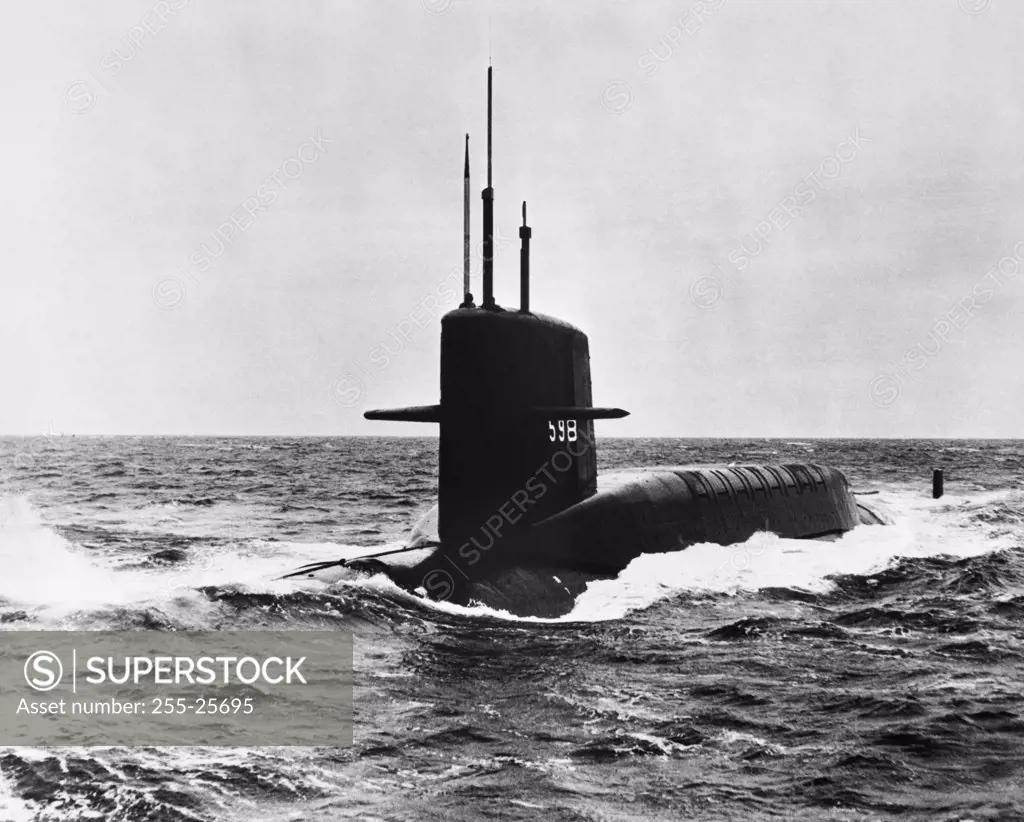 Nuclear powered submarine in the sea, USS George Washington Carver (SSBN-598), US Navy