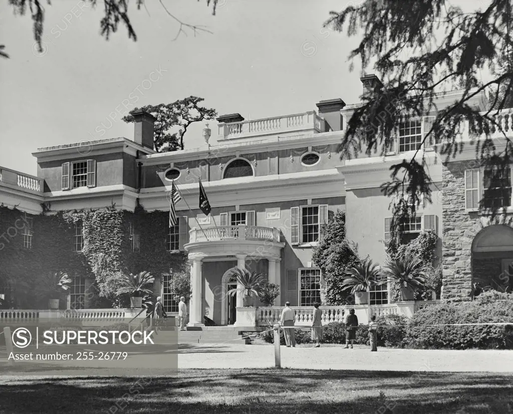 Vintage photograph. Facade of a house, Franklin Delano Roosevelt House, Roosevelt Estate, Hyde Park, New York State, USA