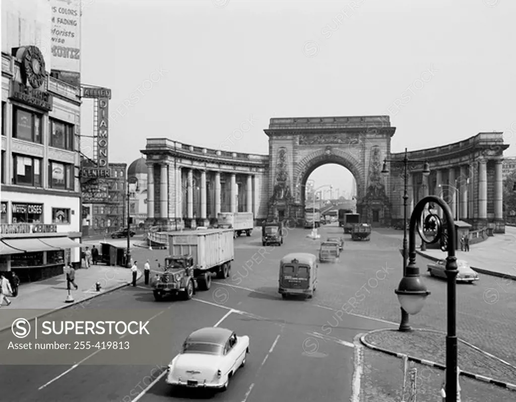 USA, New York State, New York City, Entrance to Manhattan Bridge from Canal Street