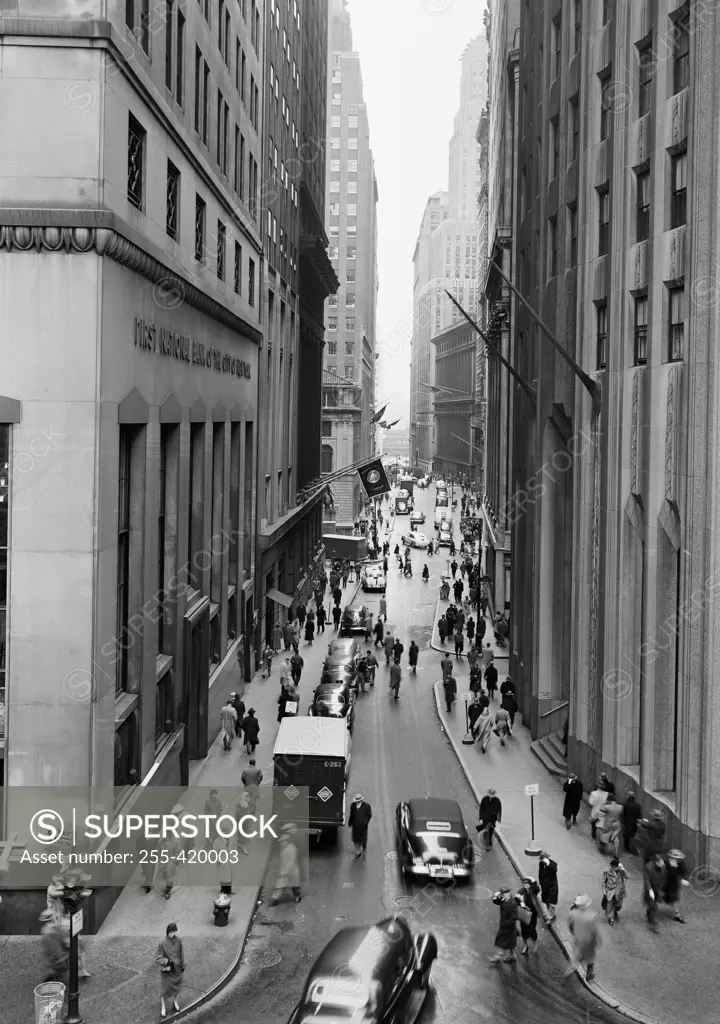 USA, New York State, New York City, Broadway, looking down Wall Street from Trinity Church