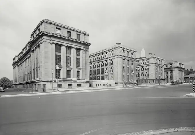 Vintage photograph. Bureau of Printing and Engraving, on 14th Street