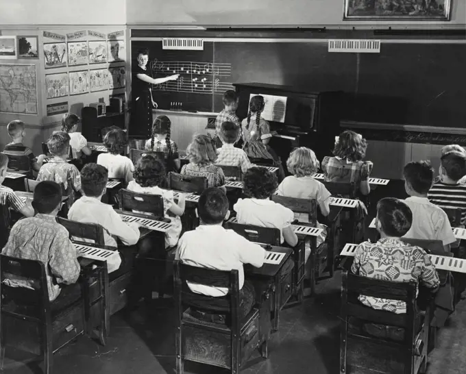 Vintage photograph. Classroom activities music in public schools at Oak Park Illinois