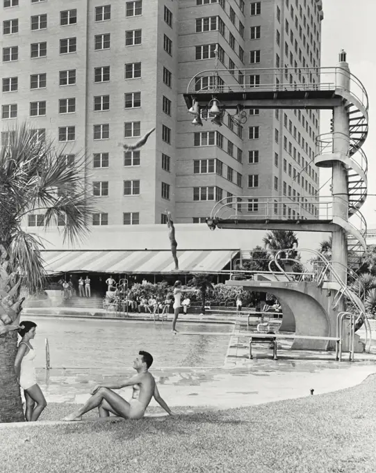 Swimming pool at the Hotel Shamrock