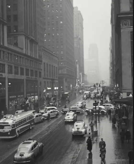 42nd street looking west on rainy day from Grand Central ramps