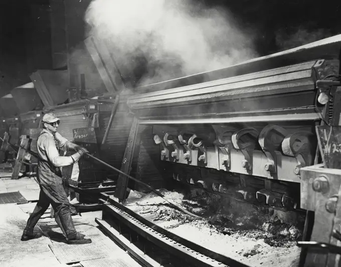 Vintage photograph. Electrolytic Furnace which frees metallic aluminum.