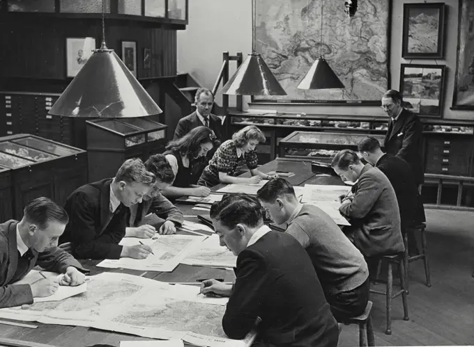 Vintage photograph. Professor HGA Hickling with first year students in Geology Laboratory, Department of Geology, Durham University, King's College, Newcastle-on-Tyne