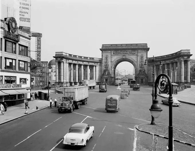 USA, New York State, New York City, Entrance to Manhattan Bridge from Canal Street