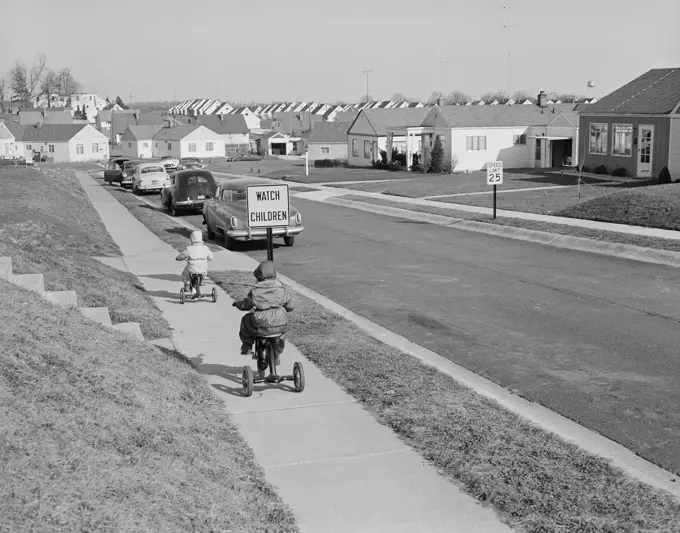 USA, Delaware, Wilmington, Willow Run, suburban development about three miles from main part of city