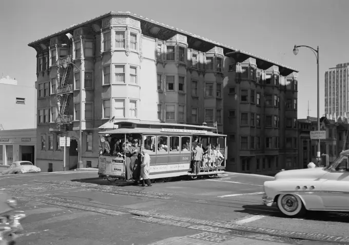 USA, California, San Francisco, Cable car on Powell Street