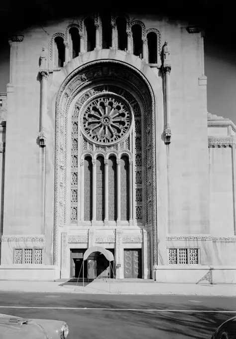 USA, New York State, New York City, Fifth Avenue and 65th Street, entrance to Temple Emanuel