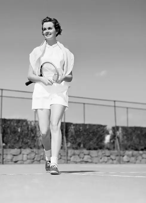 Female tennis player at tennis court