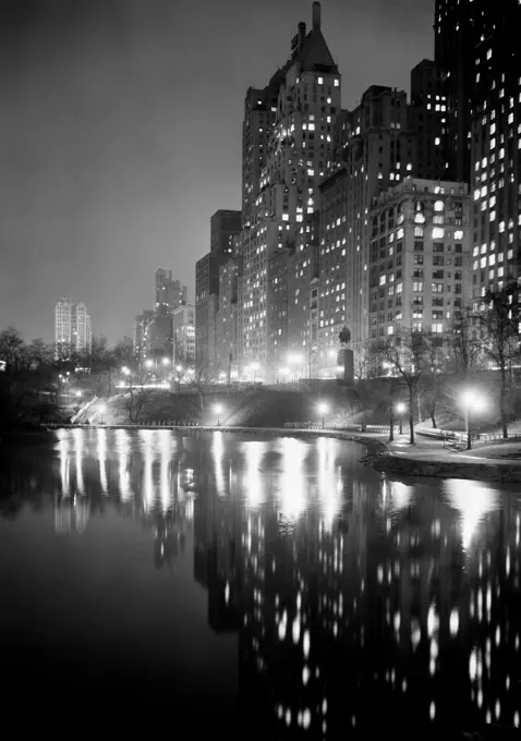 USA, New York City, Night scene at Central Park