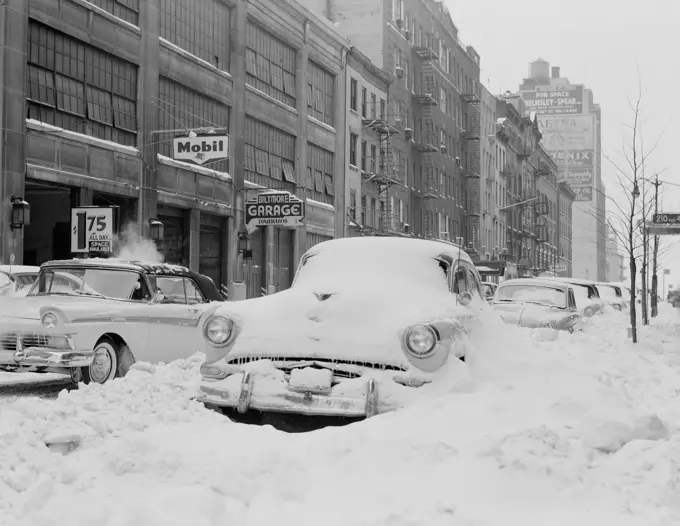 USA, New York City, looking East from 47th Street and Third Avenue, winter