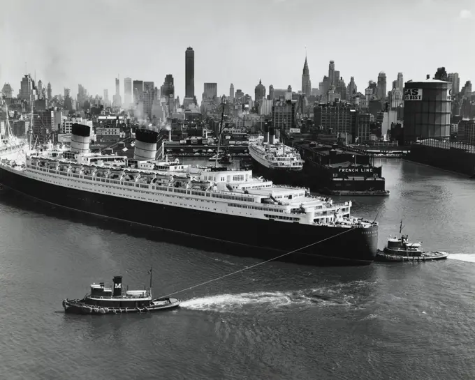 High angle view of a cruise ship at a harbor, SS Queen Elizabeth II, Hudson River, New York City, New York State, USA