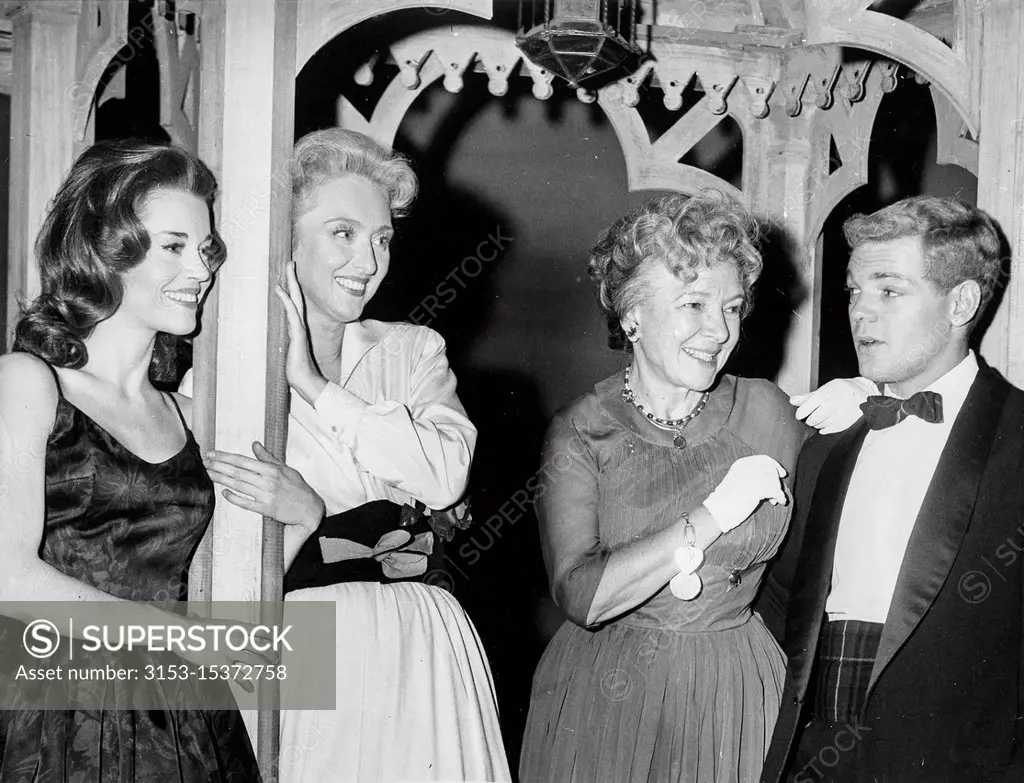 helen hayes, james macarthur, jane fonda, celeste holm, new york, ottobre 1960