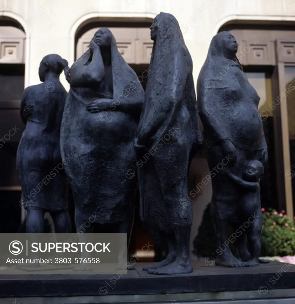 Mexican Family, sculpture by Francisco Zuniga, 1912-1998