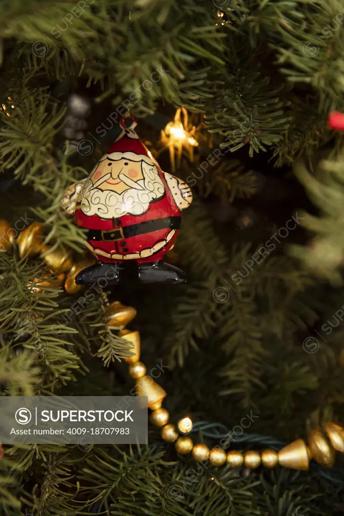 Round Santa Claus Christmas tree decoration