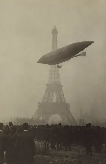 LA REPUBLIQUE a semi-rigid surveillance airship built for the French flying near the Eifel Tower. Paris ca. 1908. 0028u