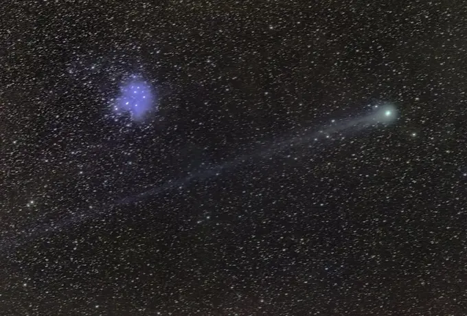 Comet Lovejoy (C/2014 Q2) travelling past the Pleiades / Seven Sisters on its way back into the outer space portion of its orbit. Seen from eastern Colorado, USA, 17th January 2015.