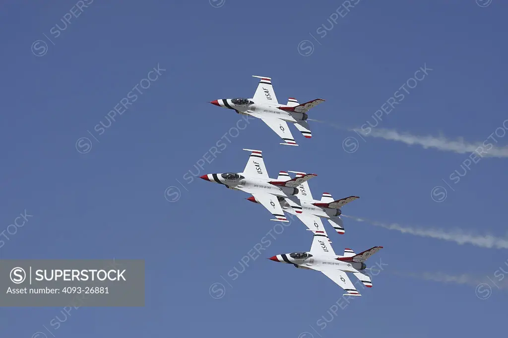 USAF Thunderbirds, 4 plane flyby, General Dynamics F-16 Fighting Falcon (Viper) in flight