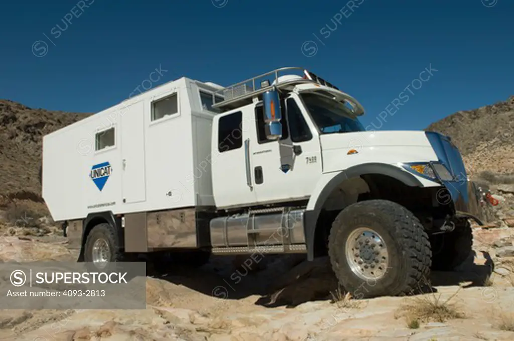 2007 Unicat Amerigo International Family  Expedition Vehicle