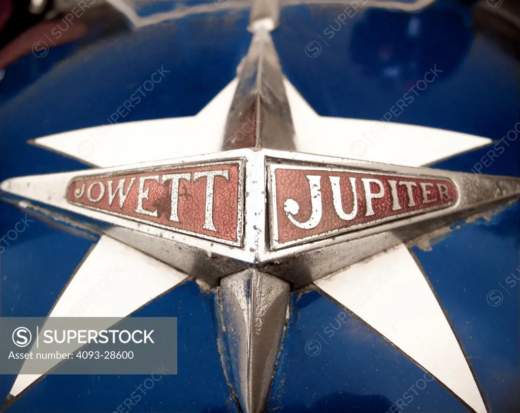 1954 Jowett Jupiter, close-up of emblem