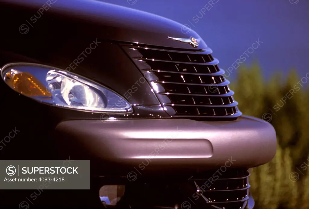 detail PT Cruiser 2001 purple nose headlight bumper grill grille