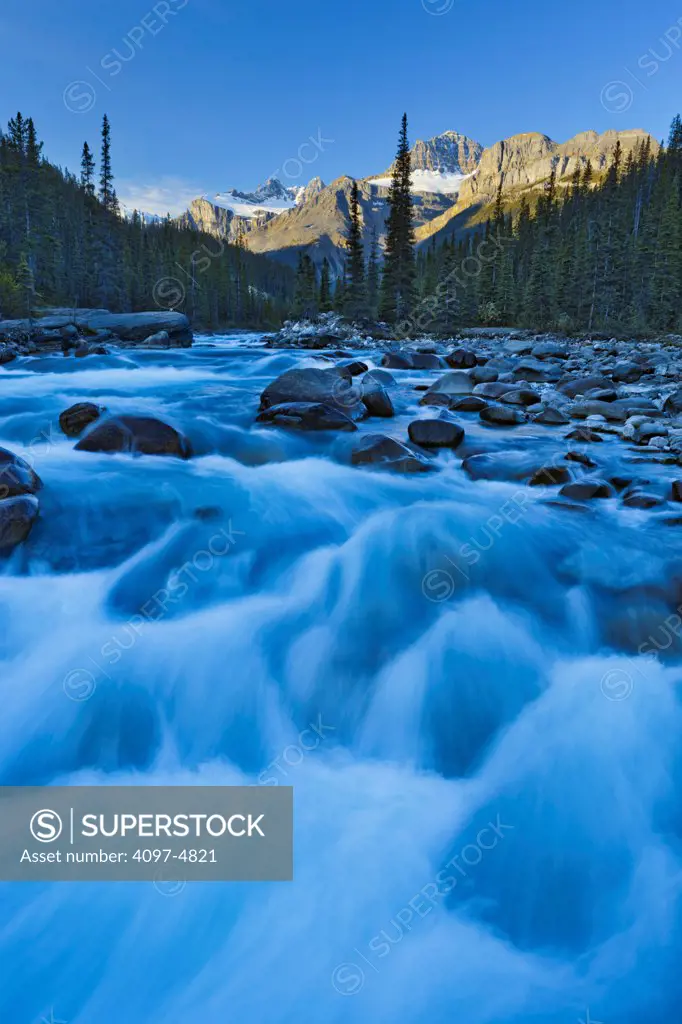 Canada, Alberta, Mistaya River and Mount Sarbach in Banff National Park