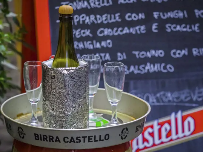 Restaurant display and menue  in the Trasteverearea of Rome, Italy