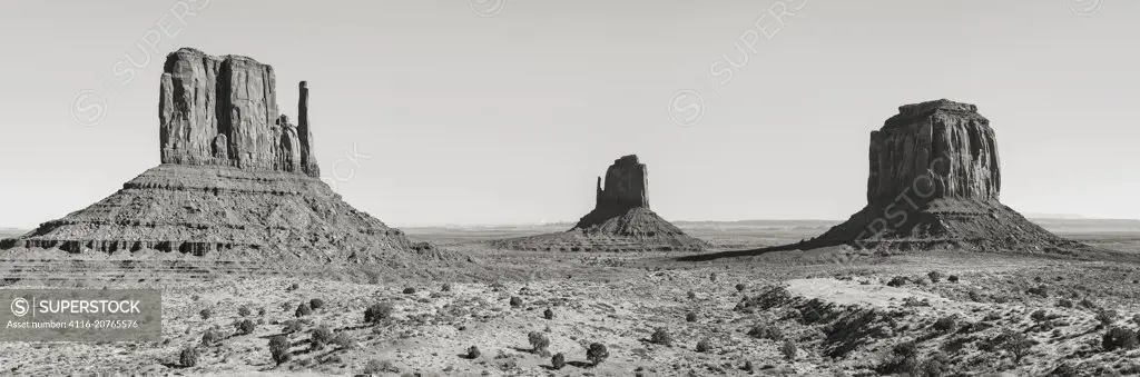 Classic view, Mittens and Merrick Butte, Monument Valley, b&w