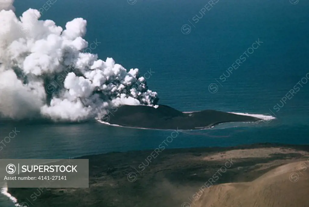 little surtsey, iceland basaltic volcano formed at mid- atlantic ridge by sea floor spreading appeared spring 1965 disappeared by end >>