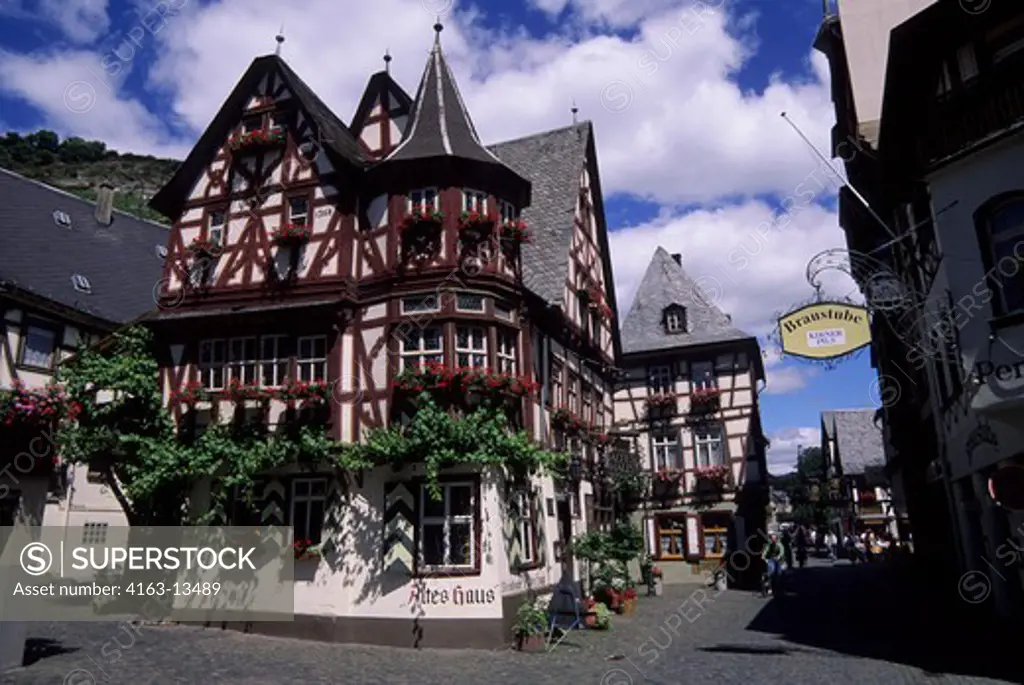 GERMANY, RHINE RIVER, BACHARACH, STREET SCENE, 'DAS ALTE HAUS' (OLD HOUSE), 1368