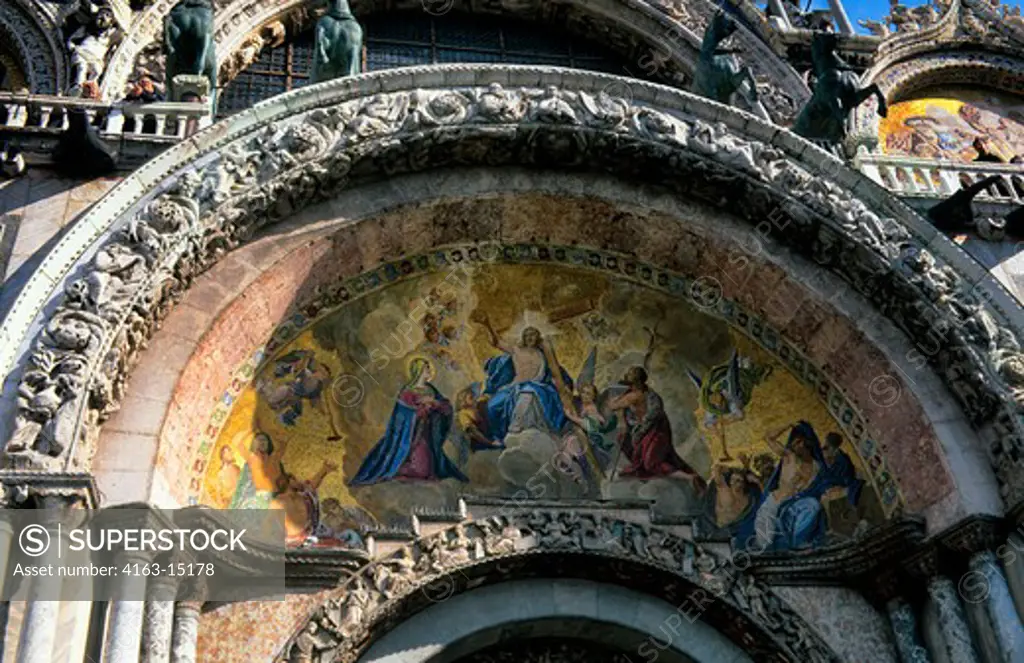 ITALY, VENICE, PIAZZA SAN MARCO, BASILICA OF SAN MARCO, DETAIL, MOSAIC