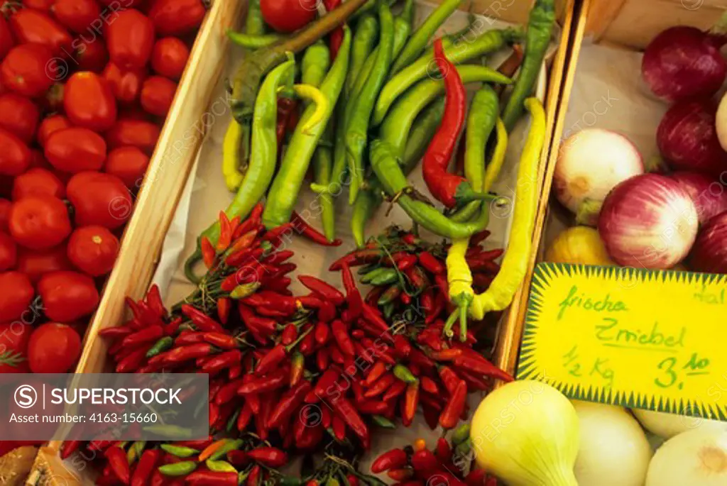 AUSTRIA, SALZBURG, MARKETPLACE, CHILI PEPPERS, ONIONS AND TOMATOES