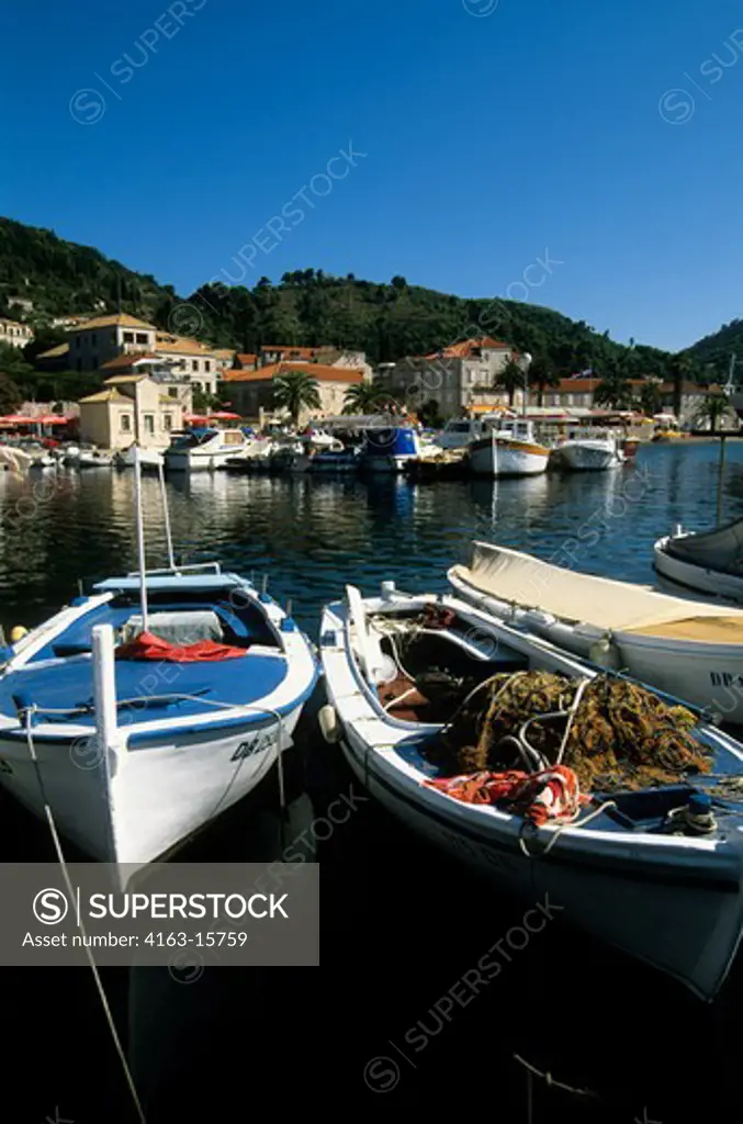 CROATIA, NEAR DUBROVNIK, ELEPHITE ISLAND OF SIPAN, LOPUD, HARBOR, BOATS