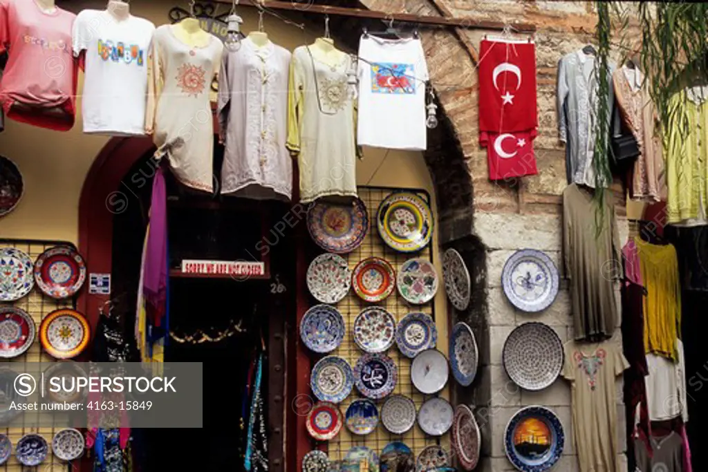 TURKEY, ISTANBUL, SOUVENIR STORE