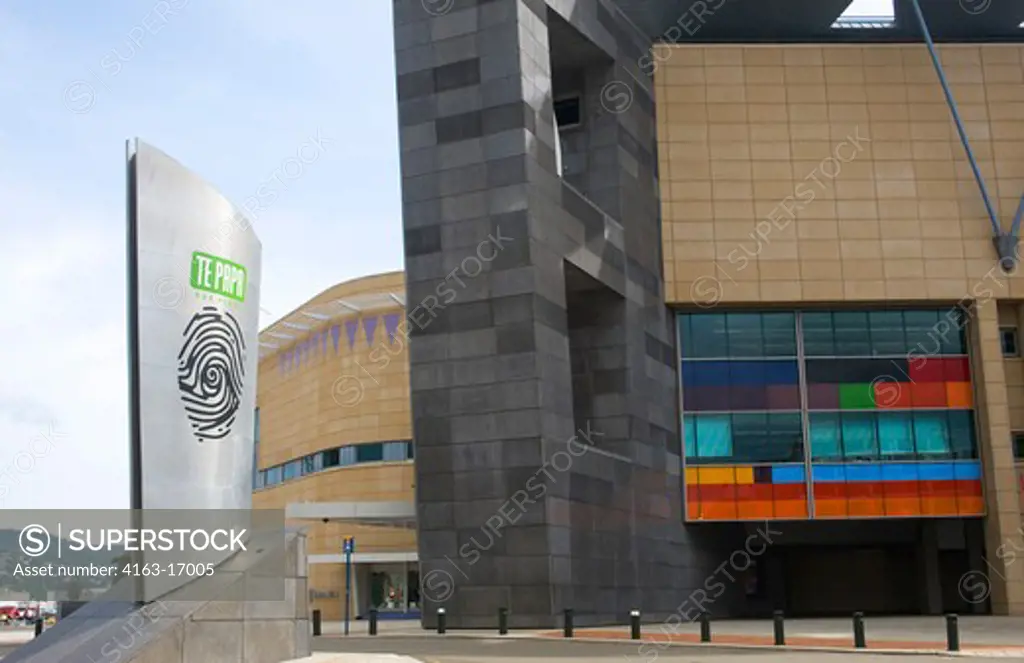 NEW ZEALAND, NORTH ISLAND, WELLINGTON, TE PAPA (NATIONAL MUSEUM), SIGN