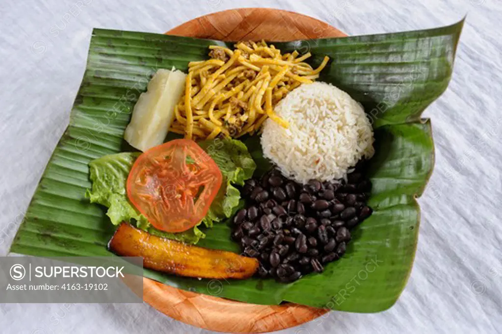 COSTA RICA, NEAR FORTUNA, MALEKU TRIBE, VILLAGE, TRADITIONAL FOOD