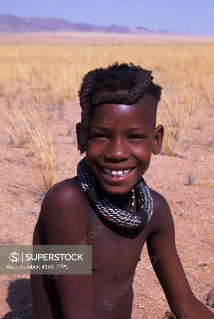 NAMIBIA, SKELETON COAST, KUNENE AREA, HIMBA GIRL, PORTRAIT