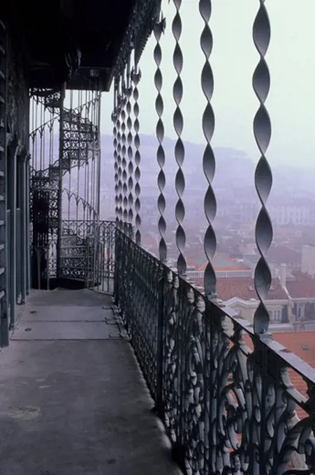 PORTUGAL, LISBON, STREET SCENE, ELEVATOR BUILT BY EIFFEL, UPPER PLATFORM