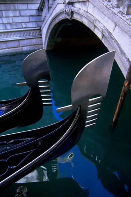 ITALY, VENICE, CANAL SCENE, BOWS OF GONDOLAS